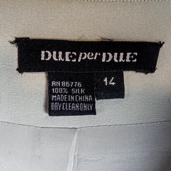 Due Per Due Pale Green Short Silk Jacket - Picture 5 of 6